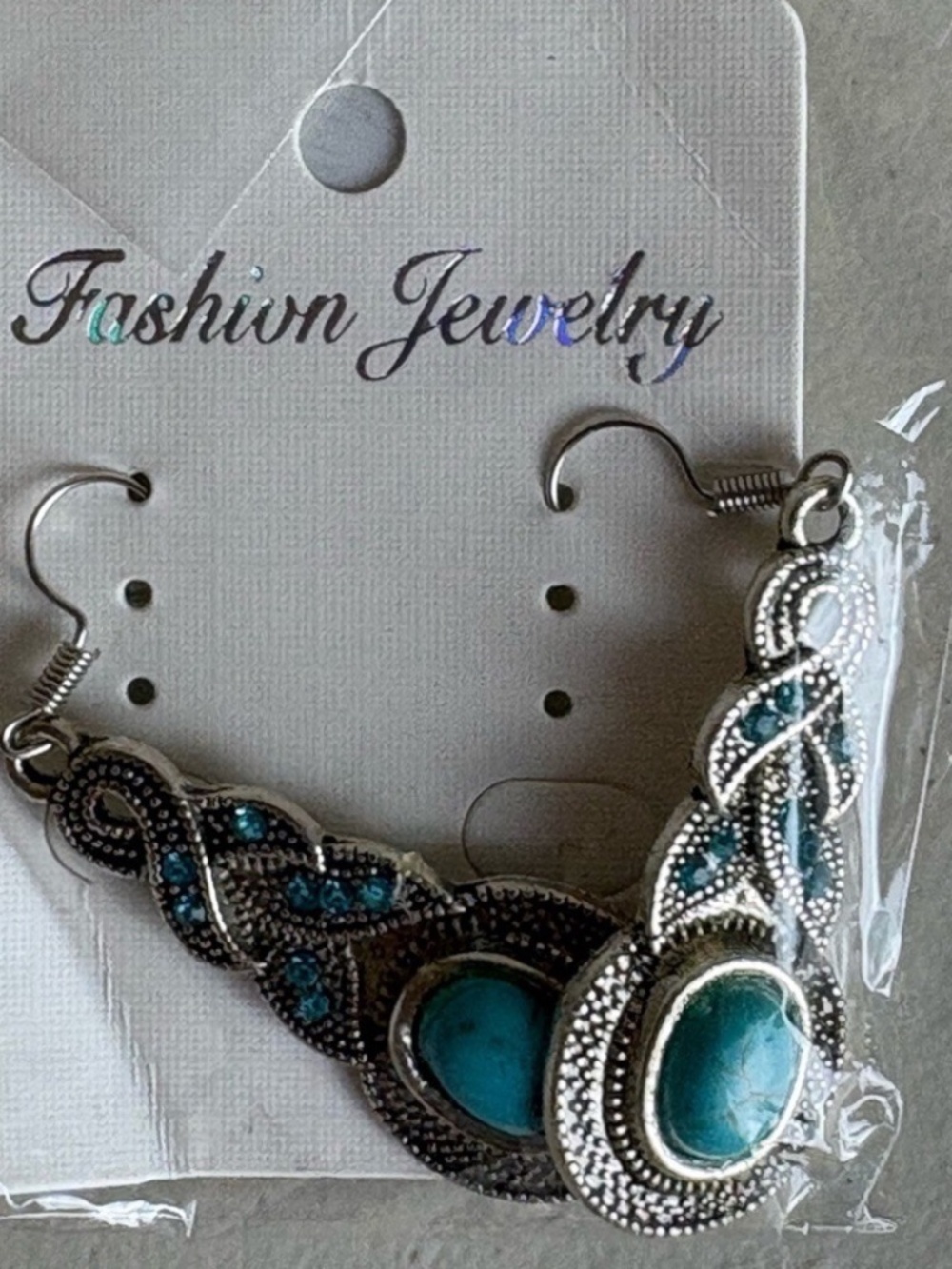 NWT Dangle Earrings - Picture 4 of 4